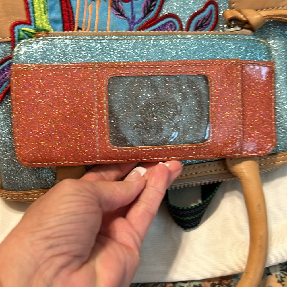 2 Dif sides Consuela Adrian Glitter Luncheon crossbody with matching card/wallet - Picture 14 of 16